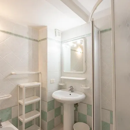 Appartement Casa Tuga, In Centro Con Giardino E Posto Auto